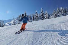 skifahreraufdemkitzbuehelerhorneisendstefan.jpg